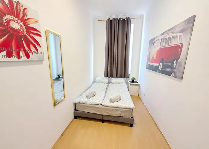 Comfortable 3br Next To Wiener Stadthalle G4 דירה