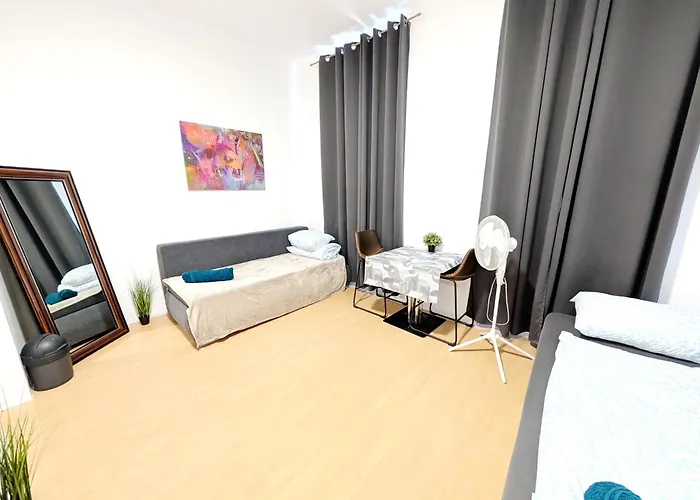 Comfortable 3br Next To Wiener Stadthalle G4 דירה *